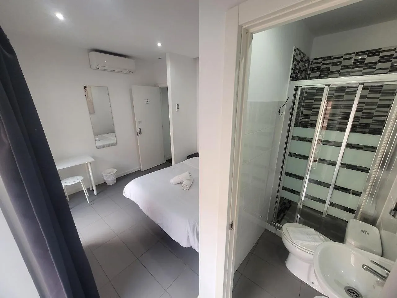 Ayz Frailes - Auto Check-In Property (Adults Only) Málaga 3*,