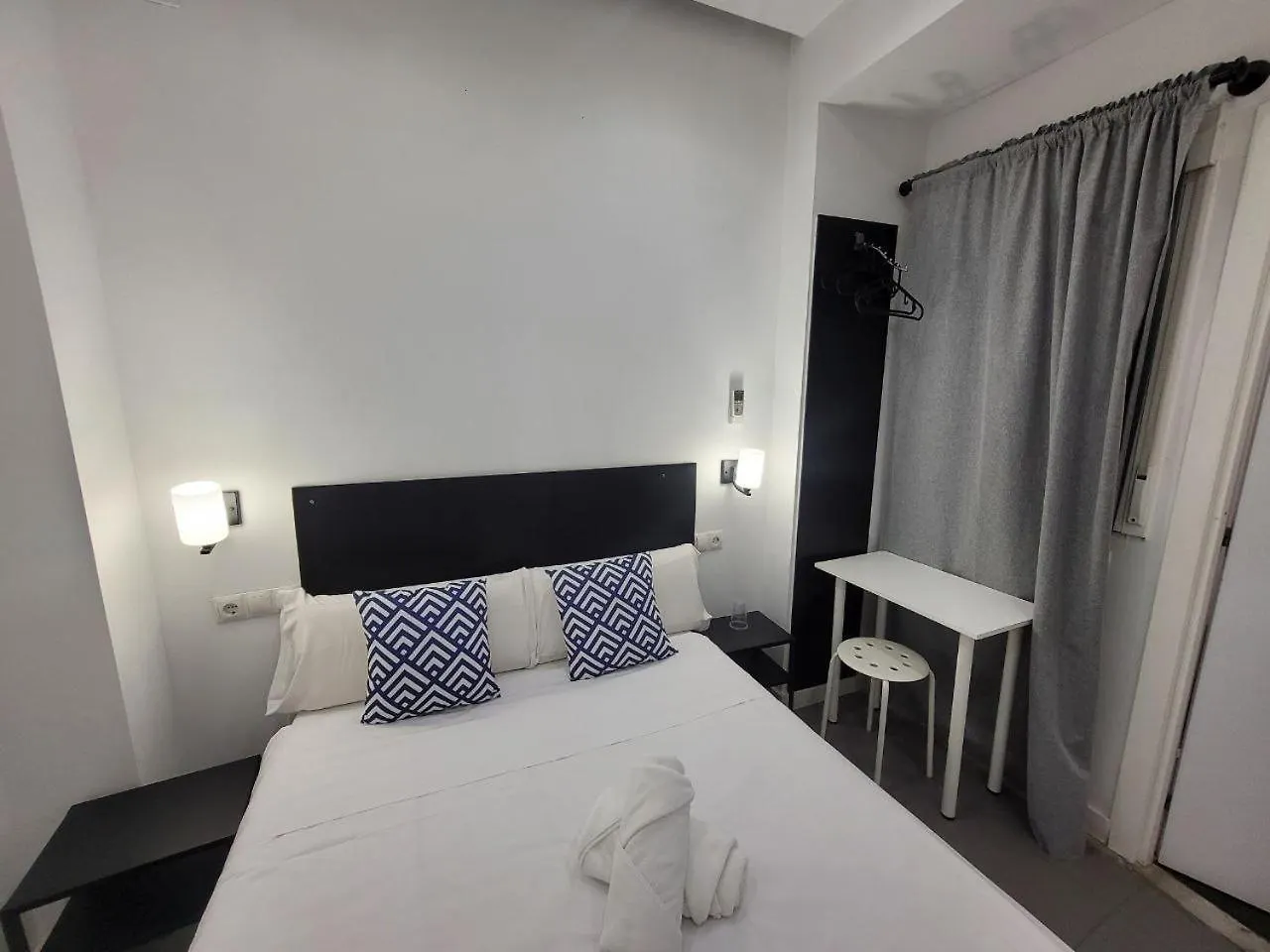 Ayz Frailes - Auto Check-In Property (Adults Only) Málaga 3*,  España