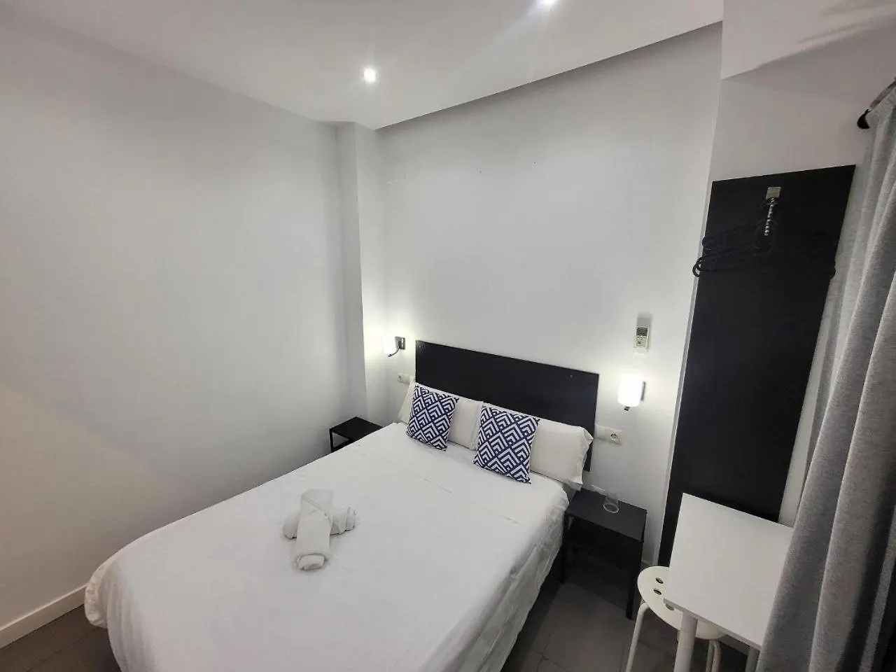Ayz Frailes - Auto Check-In Property (Adults Only) 马拉加 3*,
